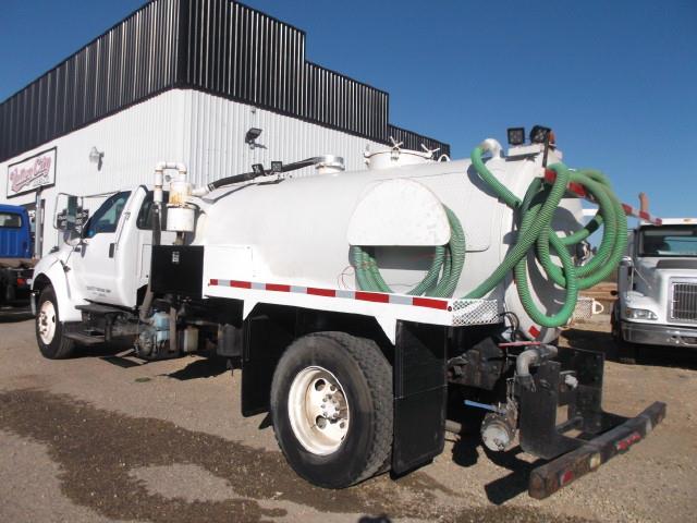 Image #2 (2007 FORD F750 XL SD SEPTIC TRUCK)